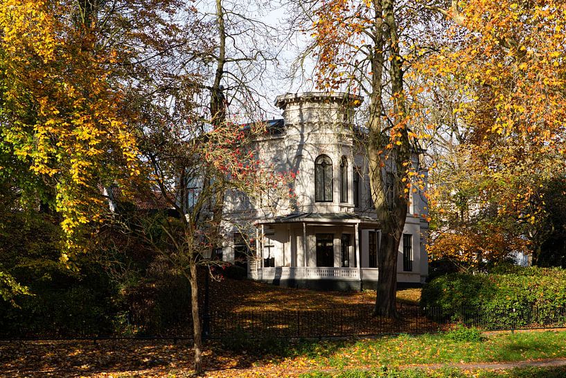 Villa Lievendaal auf der Lepelenburg in Utrecht im Herbst von André Blom Fotografie Utrecht