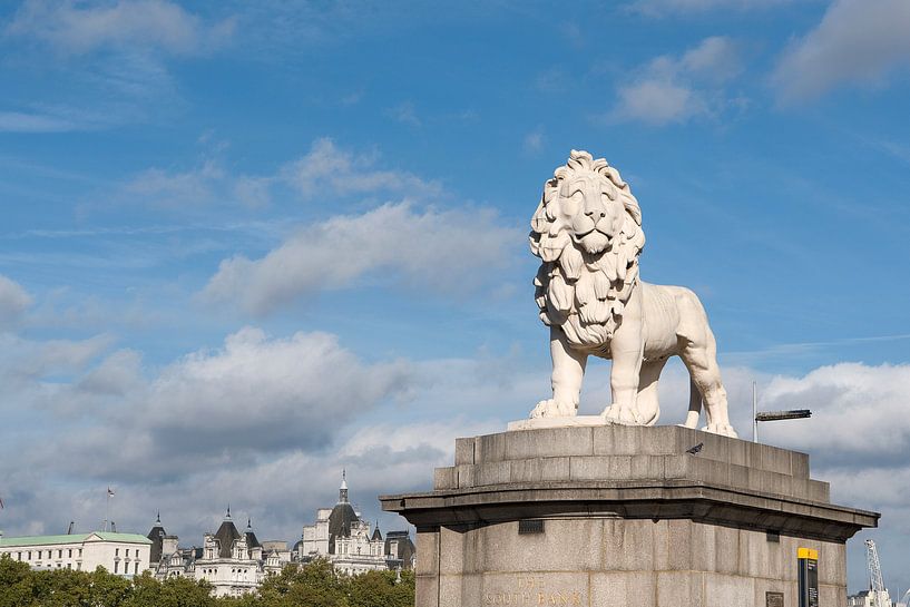 Image of the South Bank Lion by Elles Rijsdijk