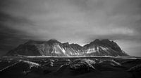 Vestrahorn in black and white