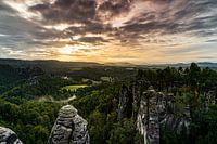Bastei. Sonnenaufgang über der Sächsischen Schweiz