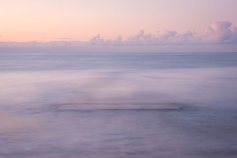 Wellenbrecher unter den Wellen von Johan Vanbockryck