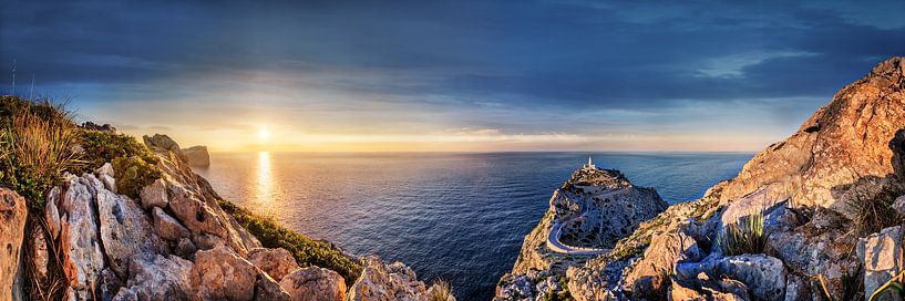 Landschaft bei Formentor auf der Insel  Mallorca zum Sonnenuntergang. von Voss Fine Art Fotografie