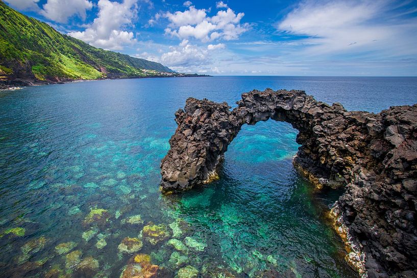 Lava-Tot-Bogen in der Fajã da Ribeira da Areia von Antwan Janssen