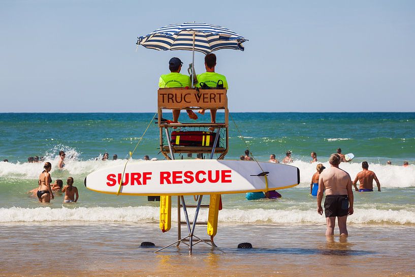 Rettungsbrigade am Strand von Cap Ferret in Frankreich von Evert Jan Luchies