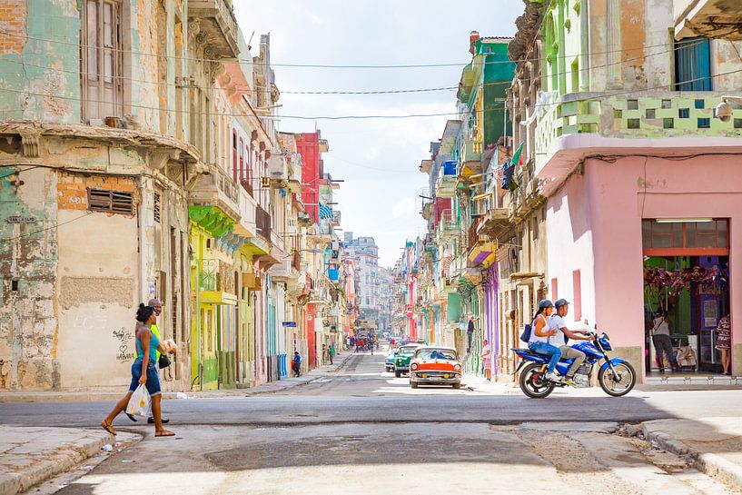 Rue colorée à La Havane, Cuba par Michiel Ton