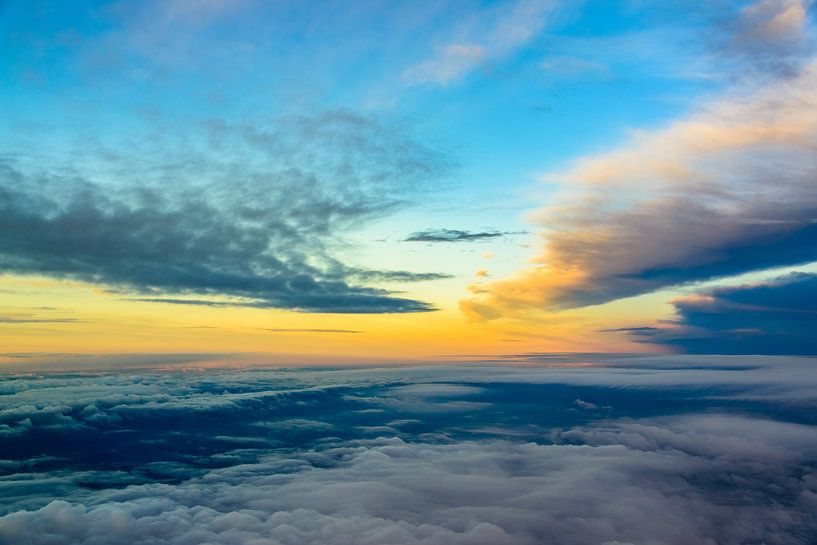 Between the clouds by Denis Feiner