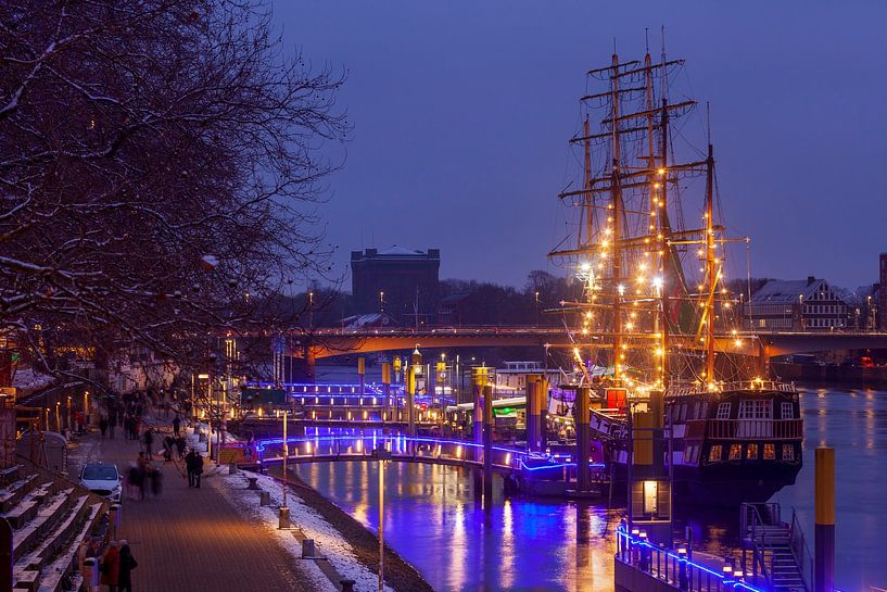 Weser with Christmas market Schlachtezauber by Torsten Krüger
