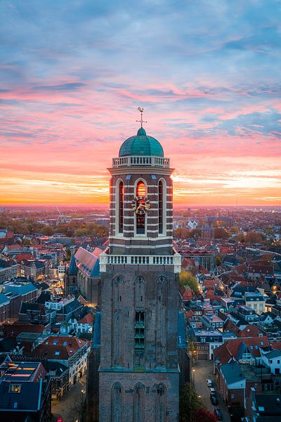 Sunrise Zwolle pepper bus vertical by Thomas Bartelds