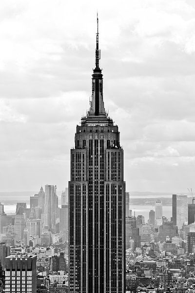 Empire State Building in zwart wit II van Thea.Photo
