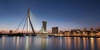 Erasmusbrug in avondschemering