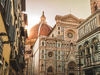 Soleil levant le long de la cathédrale de Florence