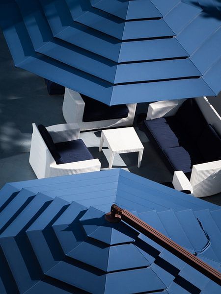 Parasols avec sièges et table par Mustafa Kurnaz