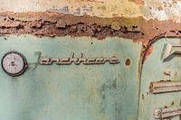 Verlorener Bus in den Wäldern