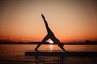 Yogapose en tant que silhoutte