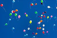 Oplaten van ballonnen.