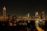 Pont Erasmus, Salmon Harbour Tower à Rotterdam de nuit