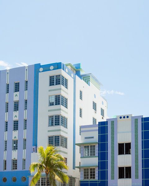 Blue Art Deco hotel in Miami | Pastel Travel Photography by Vera Yve
