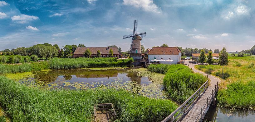 Die Kilsdonk Windmühle, eine wasser- und windbetriebene Mühle, Heeswijk Dinther, Nordbrabant, Nieder von Rene van der Meer