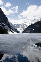 Le lac Louise gelé au Canada