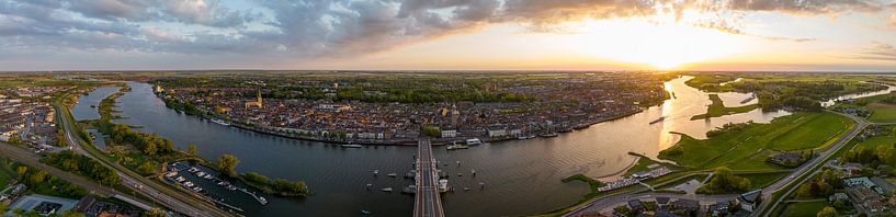 Kampen, printemps, coucher de soleil, vue panoramique à vol d'oiseau par Sjoerd van der Wal Photographie