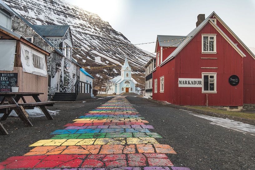 Blue Church in Seyðisfjörður par Andreas Jansen