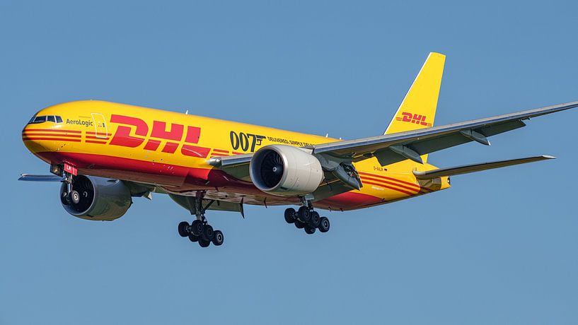 Atterrissage de l'avion cargo Boeing 777 de DHL Aviation. par Jaap van den Berg