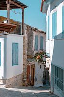 Atmosphärische griechische Straßenszene in der Altstadt von Vathy (Samos-Stadt)