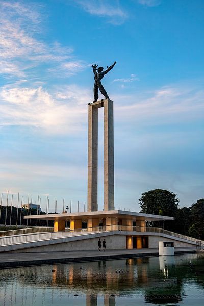 Statue à Jakarta. par Floyd Angenent