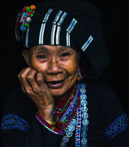 Lu Lady from northern Vietnam by Yvonne de Bondt