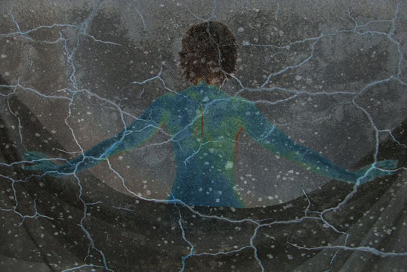 Girl in the field of energy by Mart van Zwam