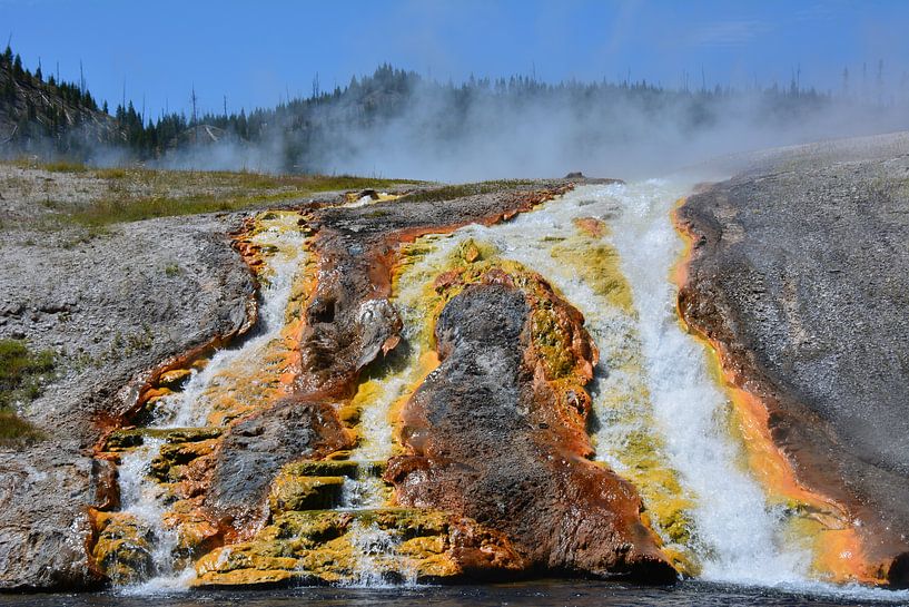Les couleurs géothermiques des lacs Mammoth à Yellowstone en Amérique par My Footprints