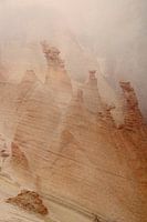 Felsformation in den Wolken