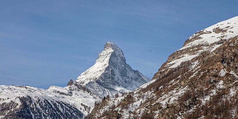 Gleitschirmflieger am Matterhorn von t.ART