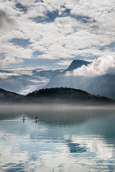 Stand Up Paddle Boarding by Ellis Peeters