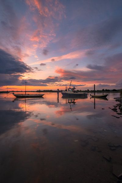 Beautiful sunset at boats by Moetwil en van Dijk - Fotografie