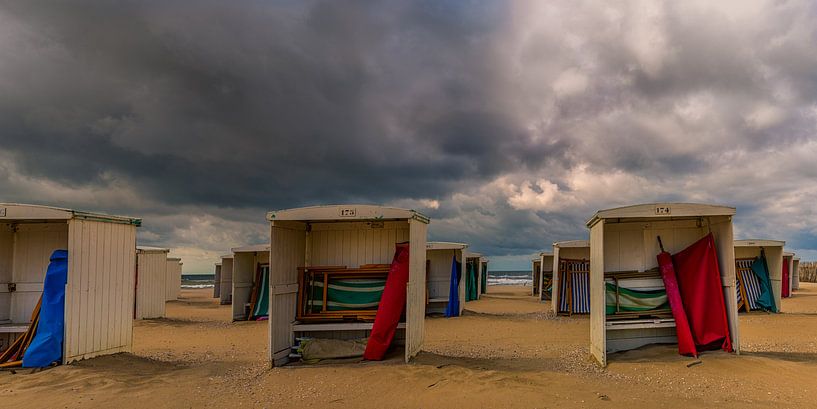 Dutch summer weather on the beach of Katwijk aan Zee by Toon van den Einde