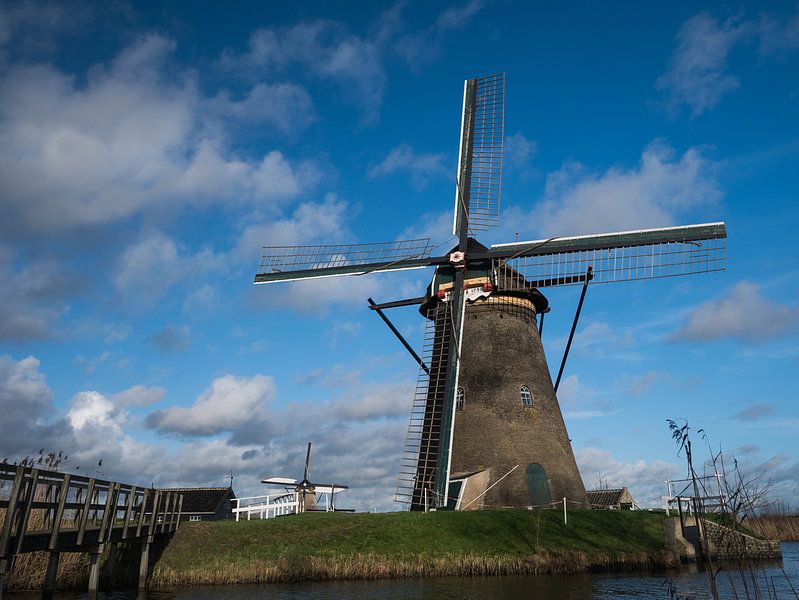 molen, typisch hollandse lucht by Chris van Es