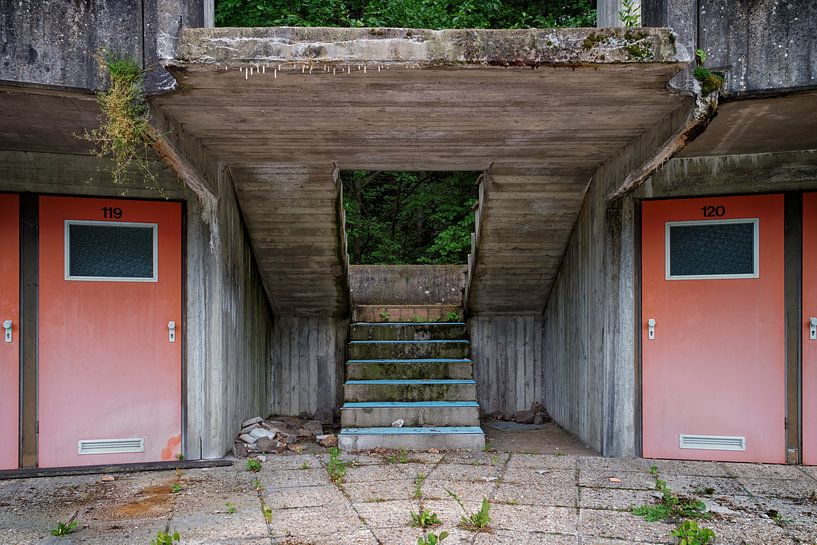Urbex: Verlassenes Schwimmbad von Carola Schellekens