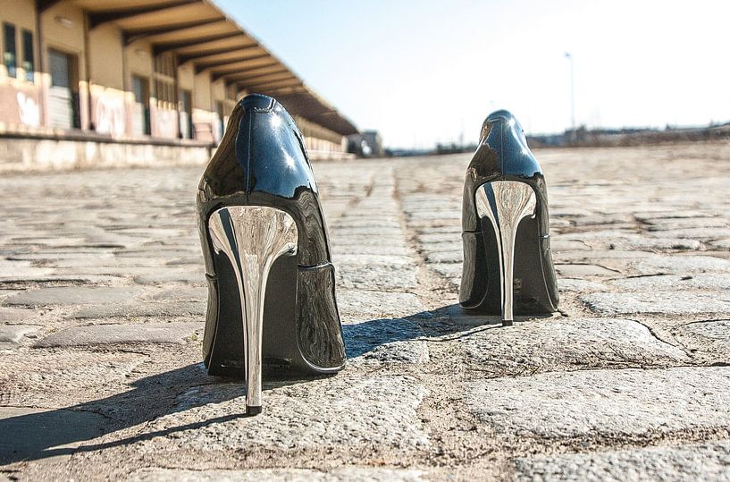 Noir, brillant, fixation chromée par Norbert Sülzner