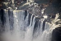 Vue sur les fascinantes chutes Victoria au Zimbabwe