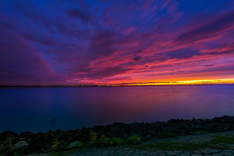 Farbexplosion bei Sonnenuntergang von Marco Faasse