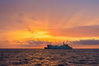 Fähre für die Abendsonne