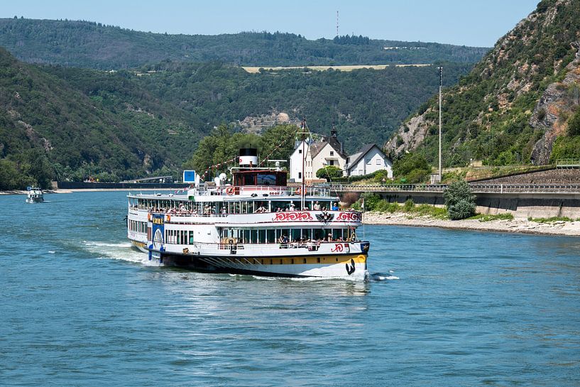 Bateau d'excursion pour les excursions d'une journée sur le Rhin près de Coblence par Wim Stolwerk