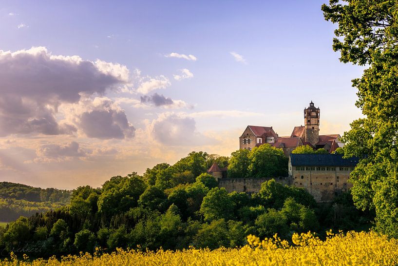 Die Ronneburg in Hessen. Eine alte Burg in toller Landschaft von Fotos by Jan Wehnert