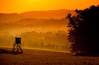 Vogeluitkijkpost bij ondergaande zon