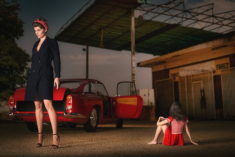 Lost in the red thread? by Arjen Roos