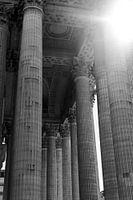 Colonnes néoclassiques du Panthéon de Paris