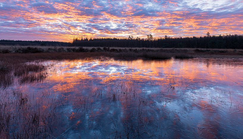 Zonsondergang Grolloo by Alexander Postmus