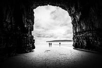 Cathedral Cove in Schwarz und Weiß: zeitlose Schönheit