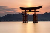 Ile Miyajima - Porte Torii flottante d'Itsukushima au coucher du soleil